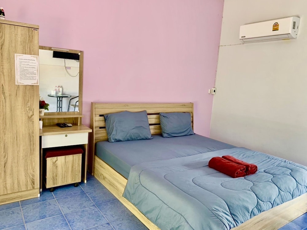 Room at Baan Kenpoo Resort, PHETCHABURI