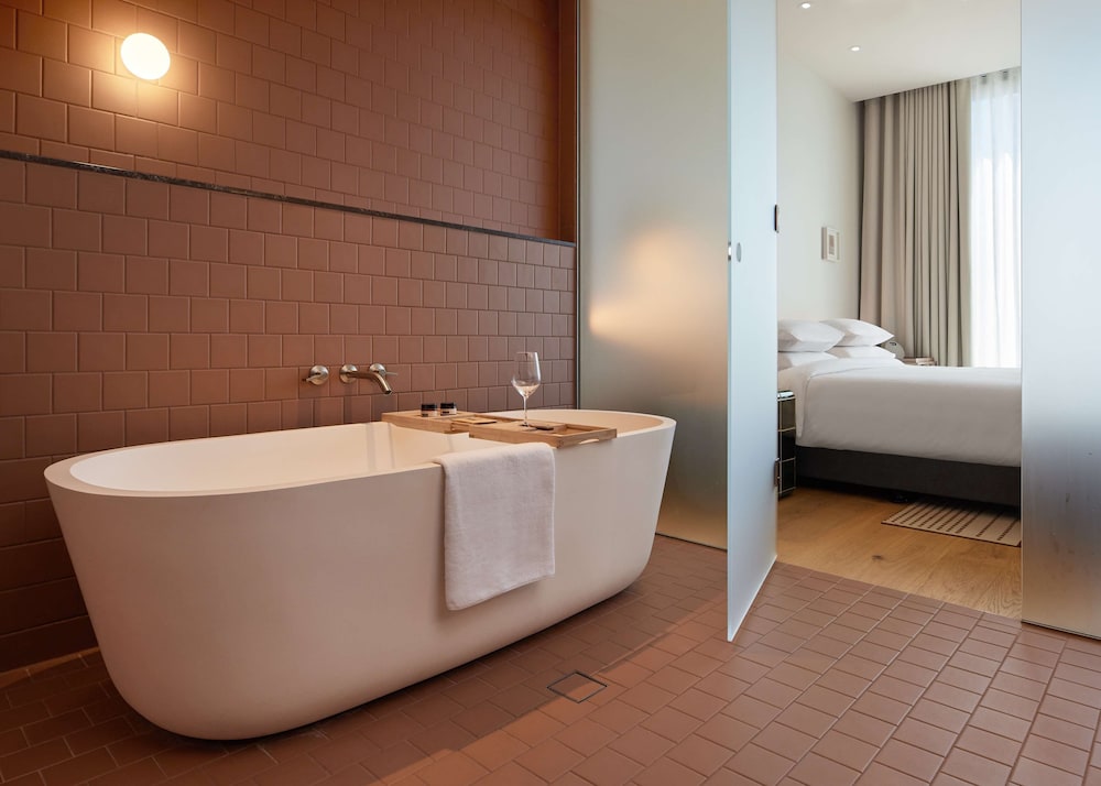 Hyatt Centric Melbourne 49/50
