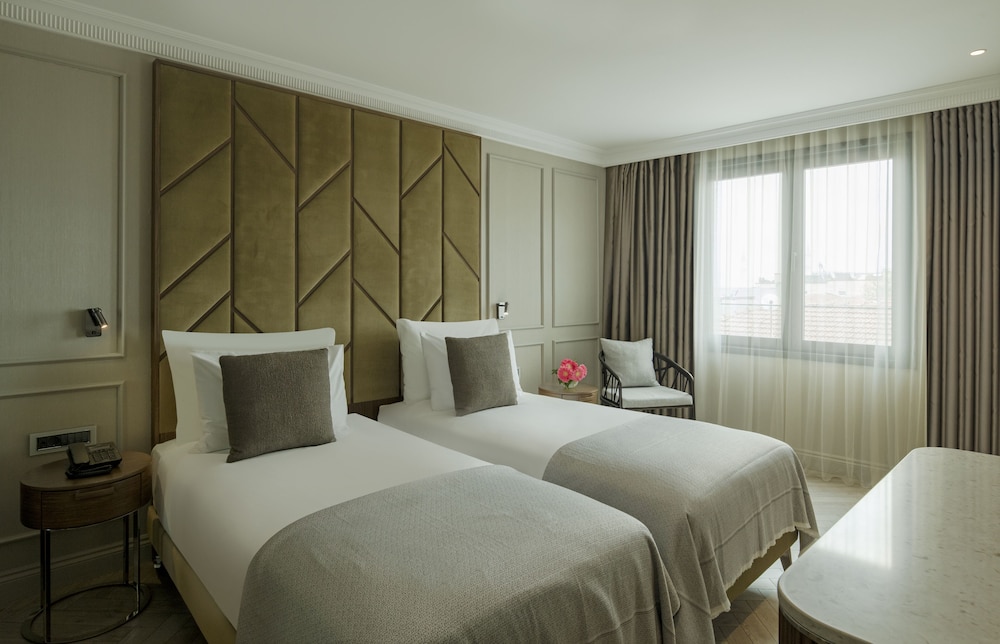 Nena Hotel 21/47