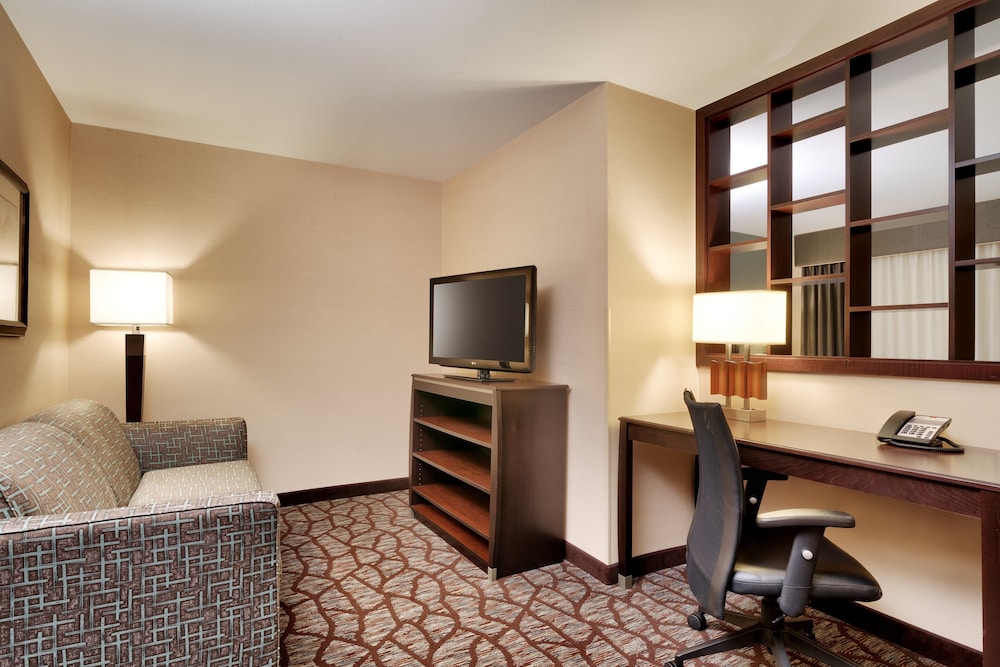 Holiday Inn Express Hotel And Suites Butte 30/46