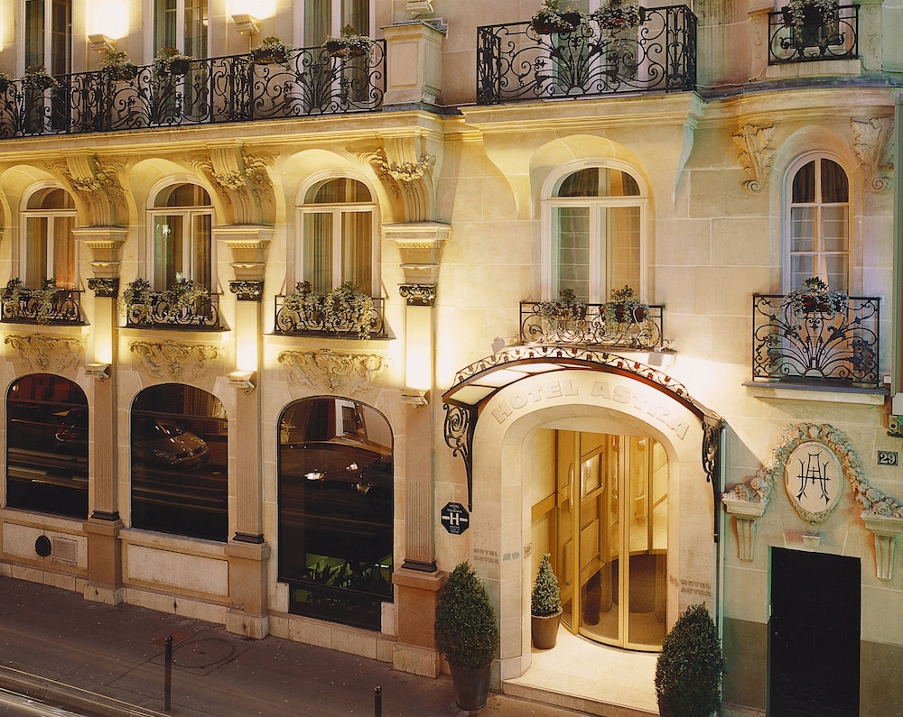 ASTRA OPERA in PARIS