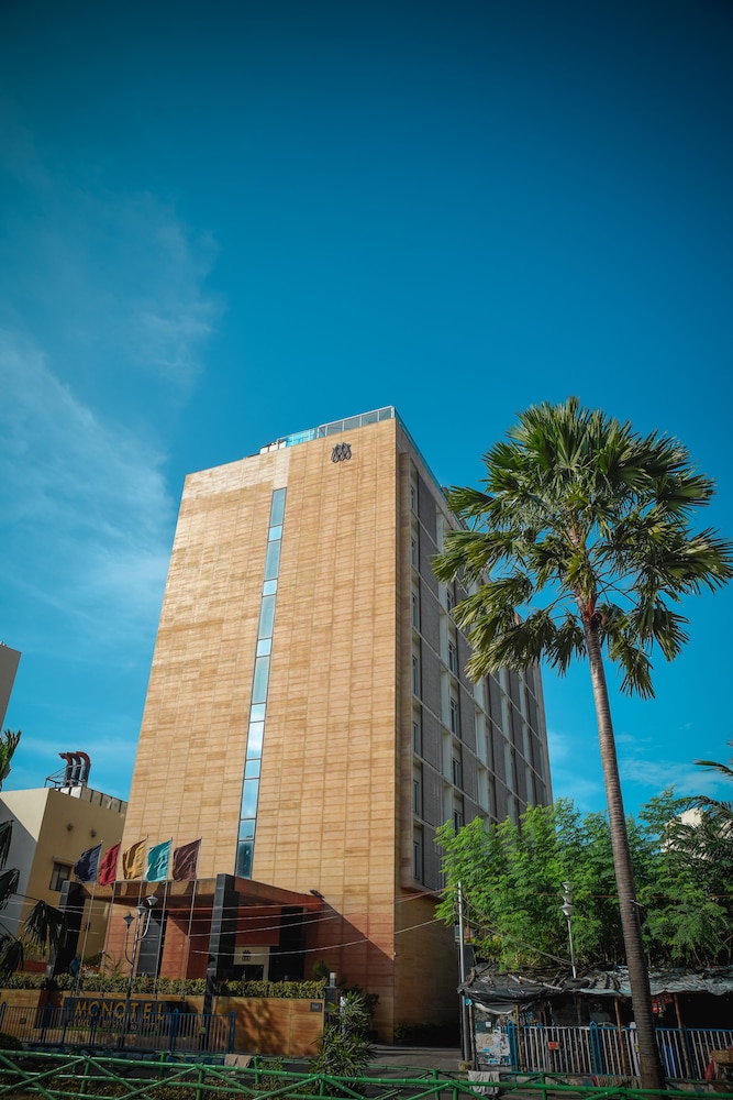 Monotel Luxury Business Hotel 3/50