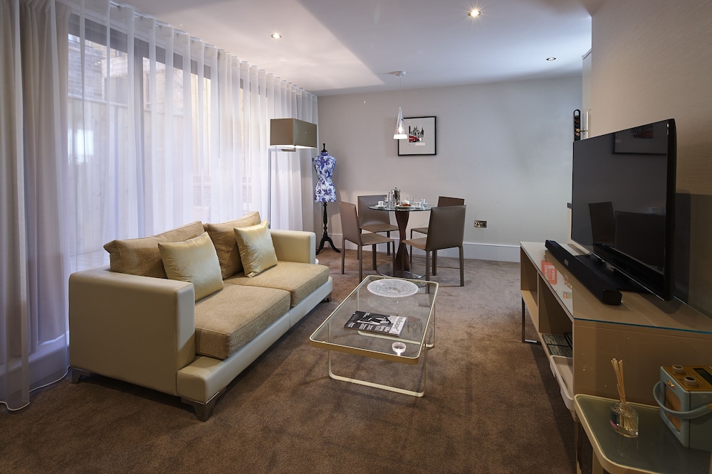 Cheval Knightsbridge 32/50