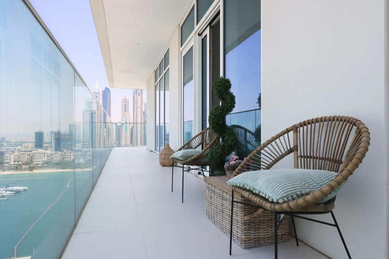 3BR with Marina Skyline View & Private Beach 16/26