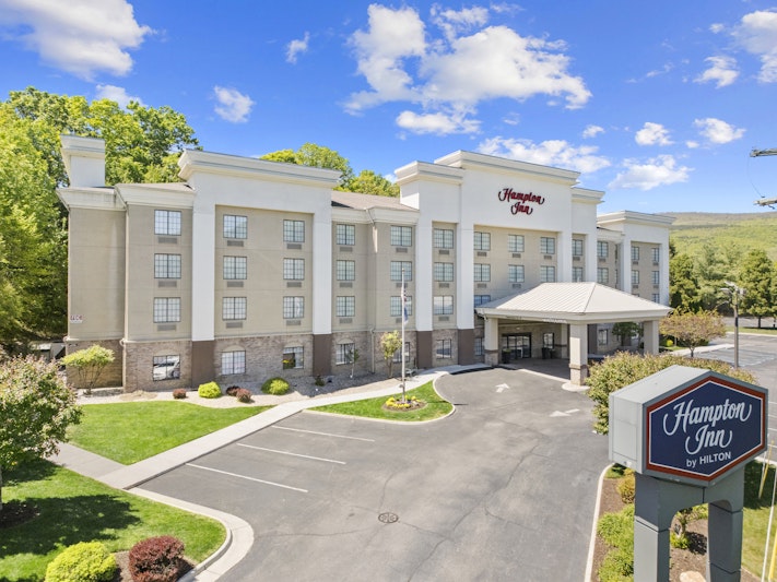 Hampton Inn Salem 57/59