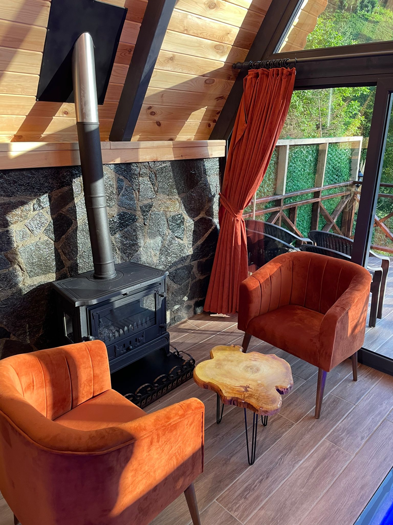 Waterfall Bungalow 16/20