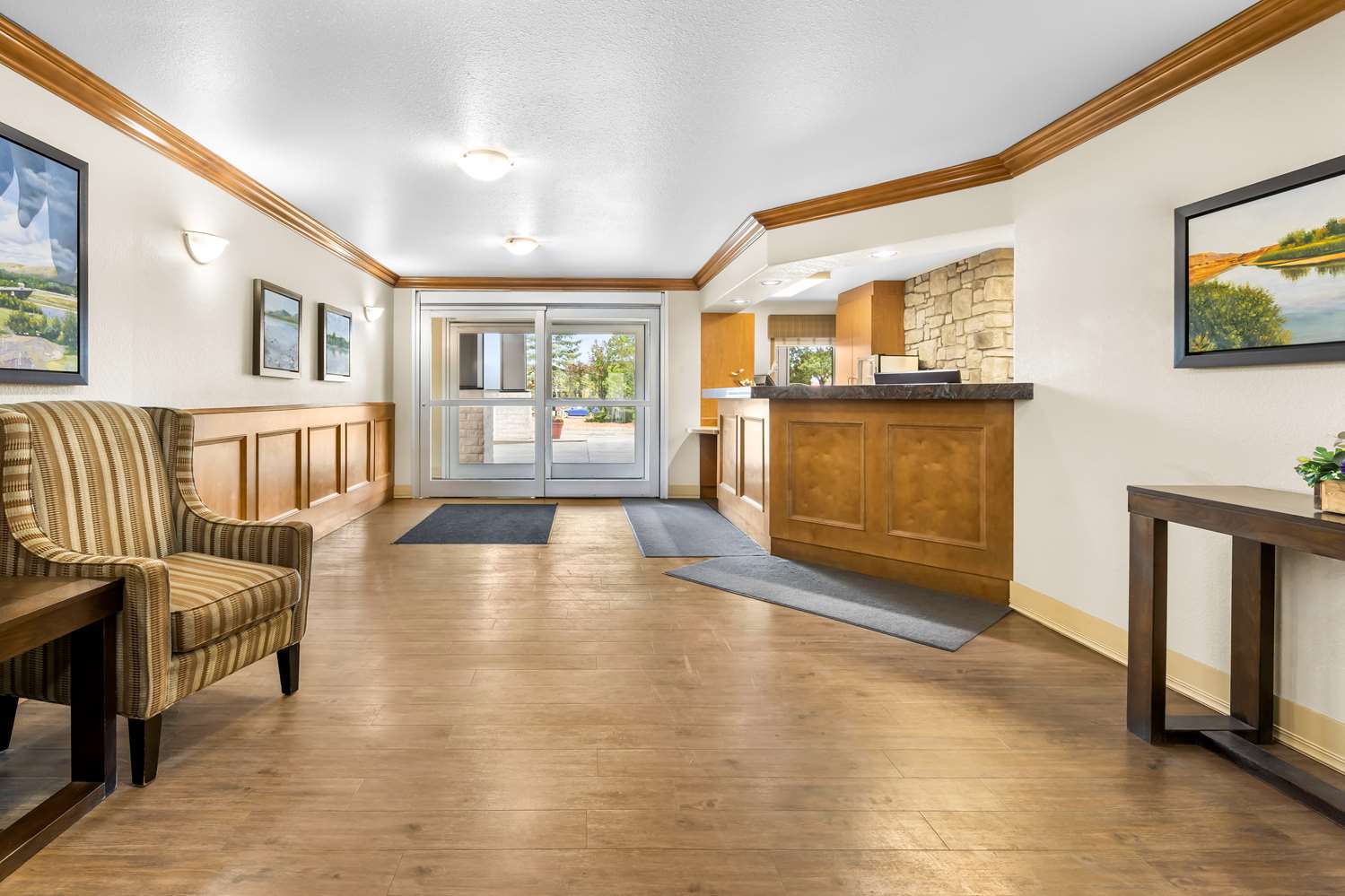 Surestay Plus Hotel By Best Western Drumheller 3/17