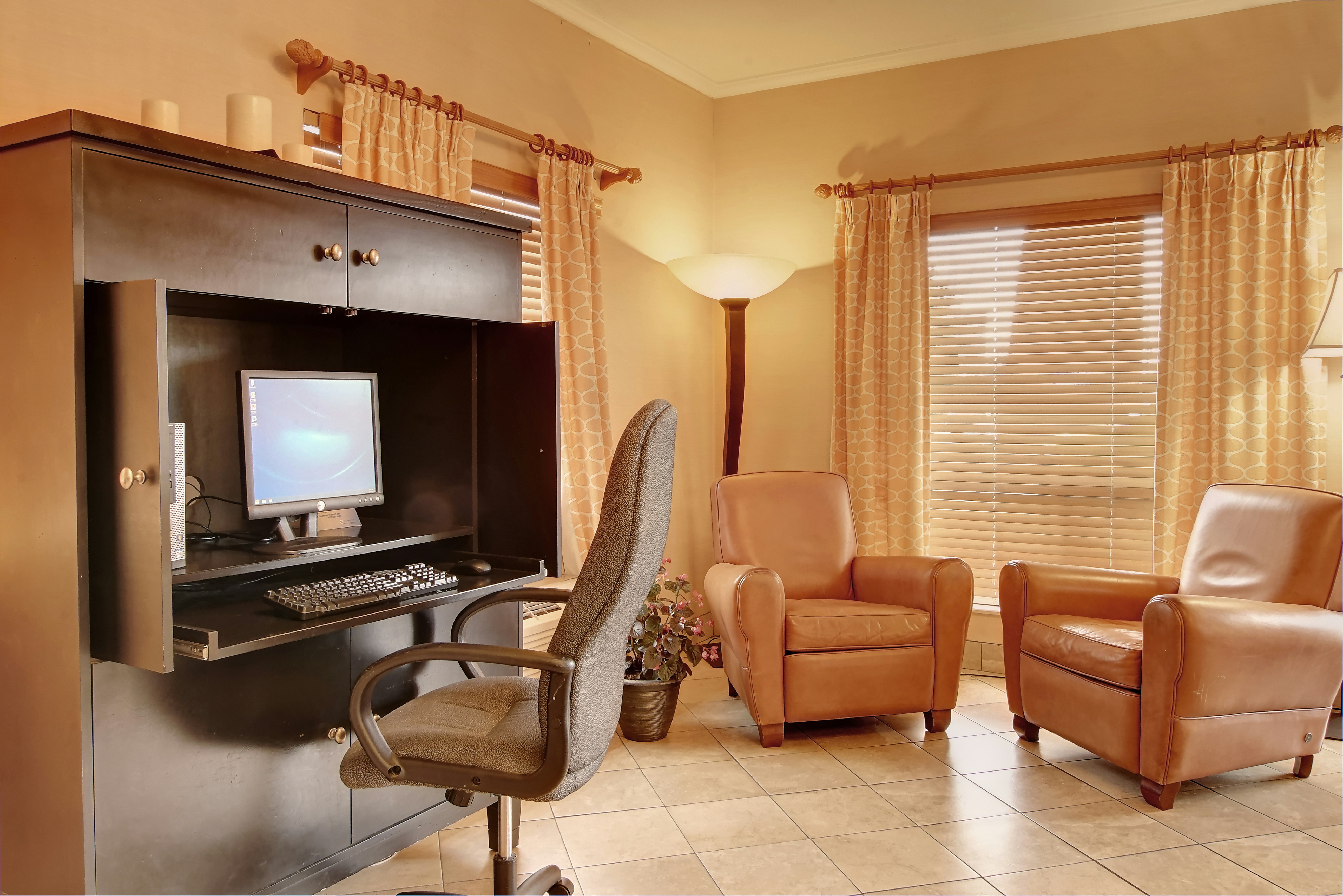 Phoenix Inn Suites South Salem 51/57
