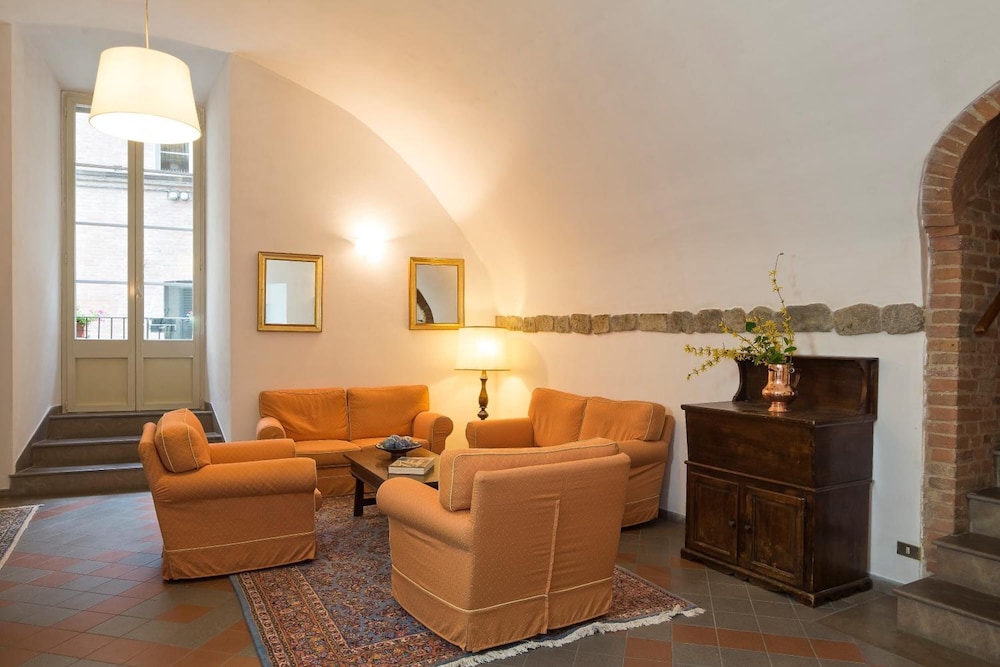 Piccolo Hotel Etruria 48/69
