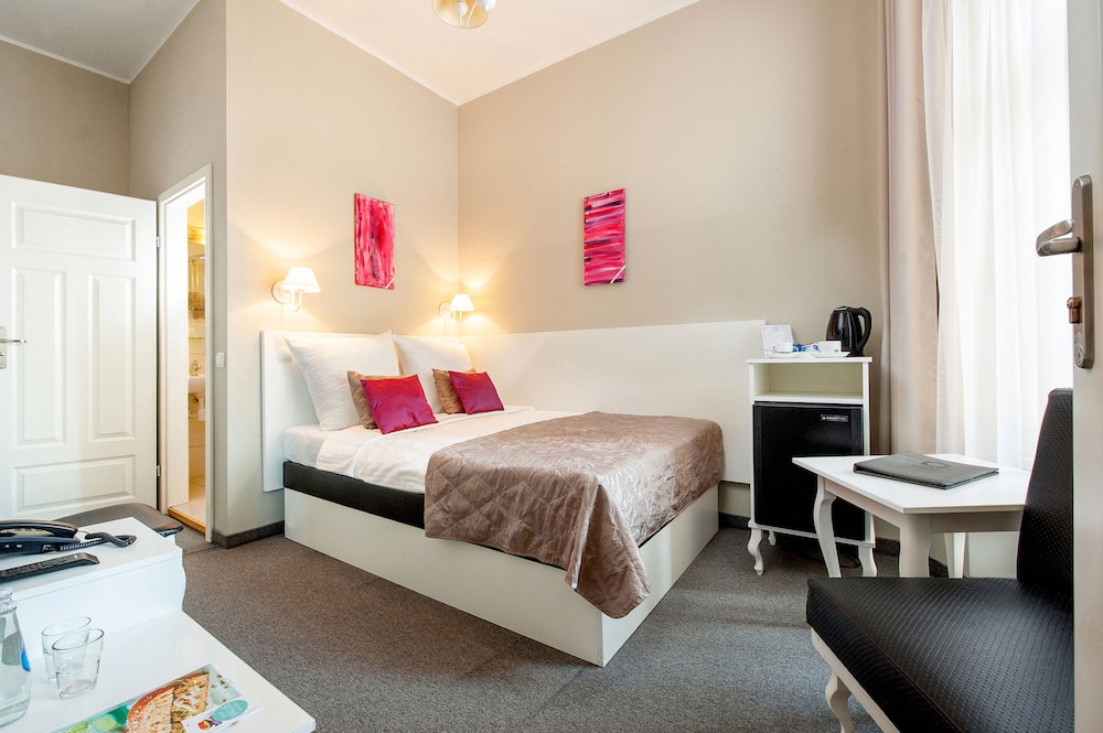 Leone Aparthotel 7/30
