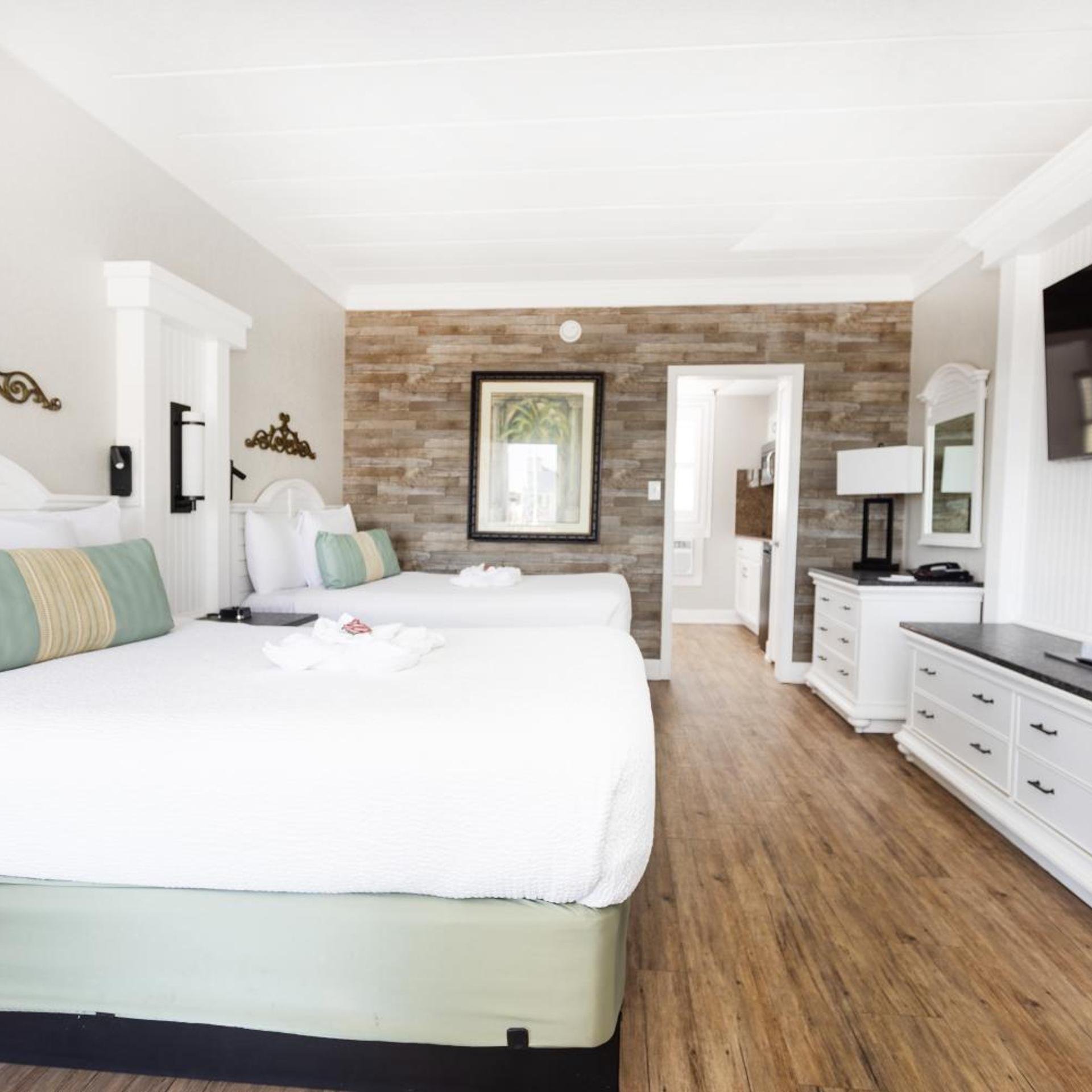 Efficiency, 2 Double Beds, Pool View, Exterior Entrance