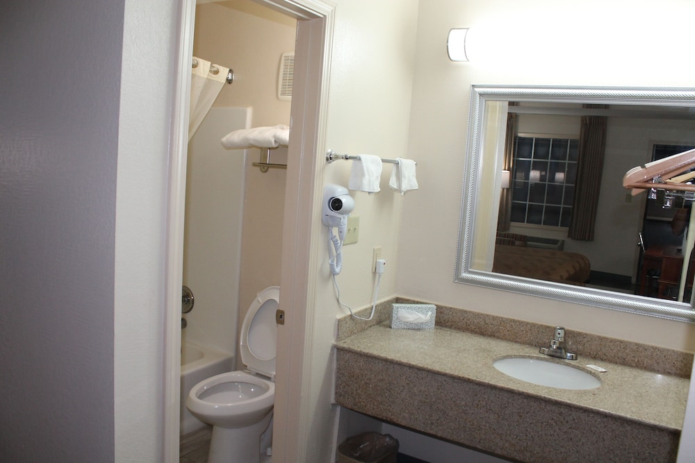 Americas Best Value Inn -Tuscaloosa 13/20