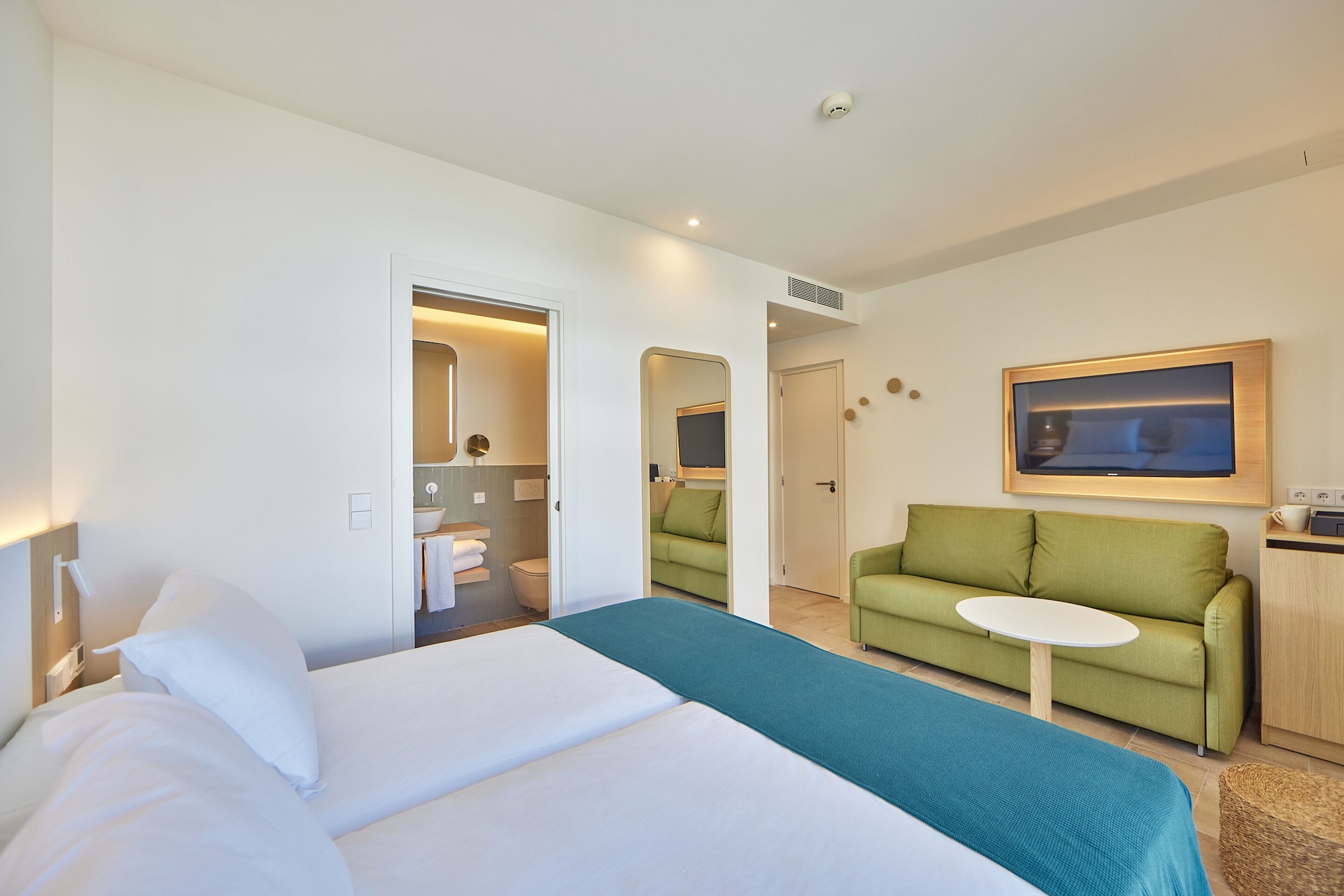 Room, Twin Beds, Balcony