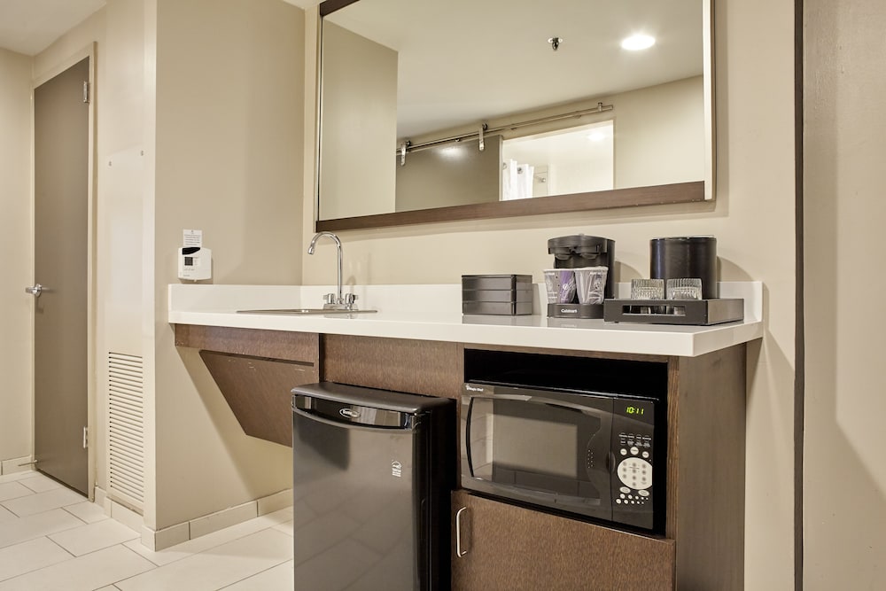 Embassy Suites by Hilton Atlanta Galleria 49/56