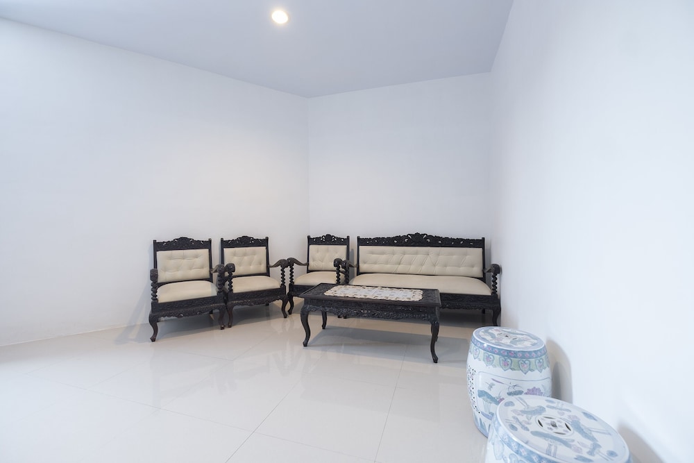 OYO 1633 Hotel Darma Nusantara 20/33