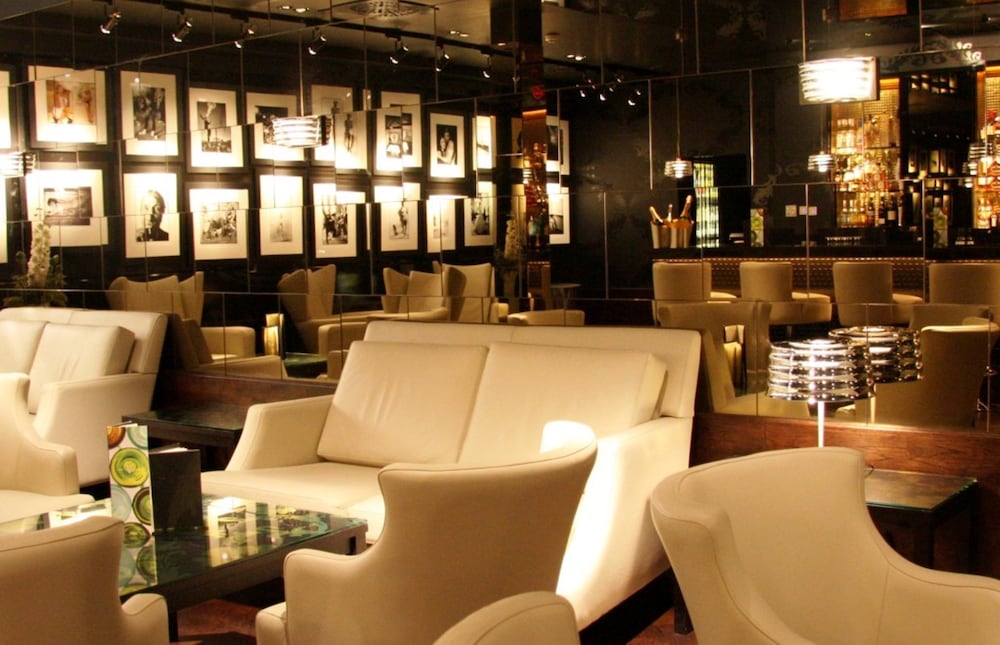 The Vincent Hotel 34/43