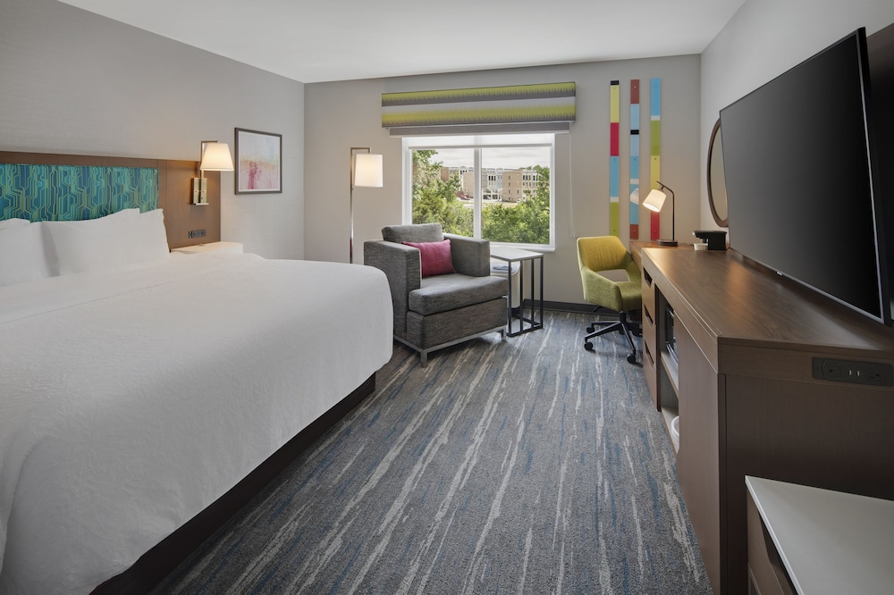 ROOM, KING BED, ACCESSIBLE