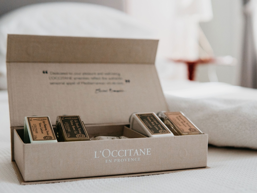 Vintage Hotel 24/50