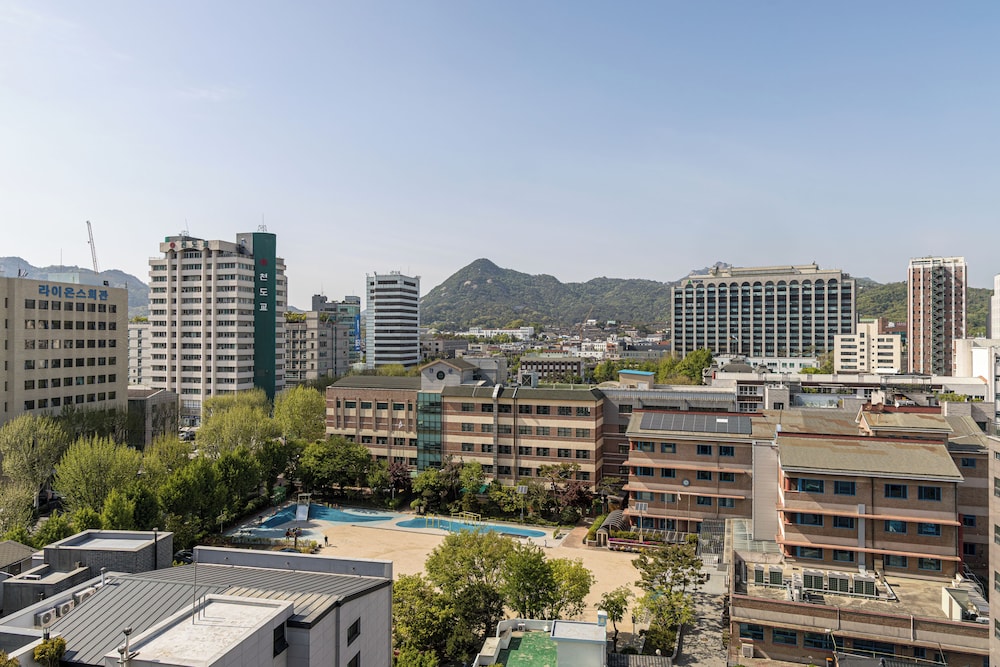 Insadong Crown Hotel 55/60