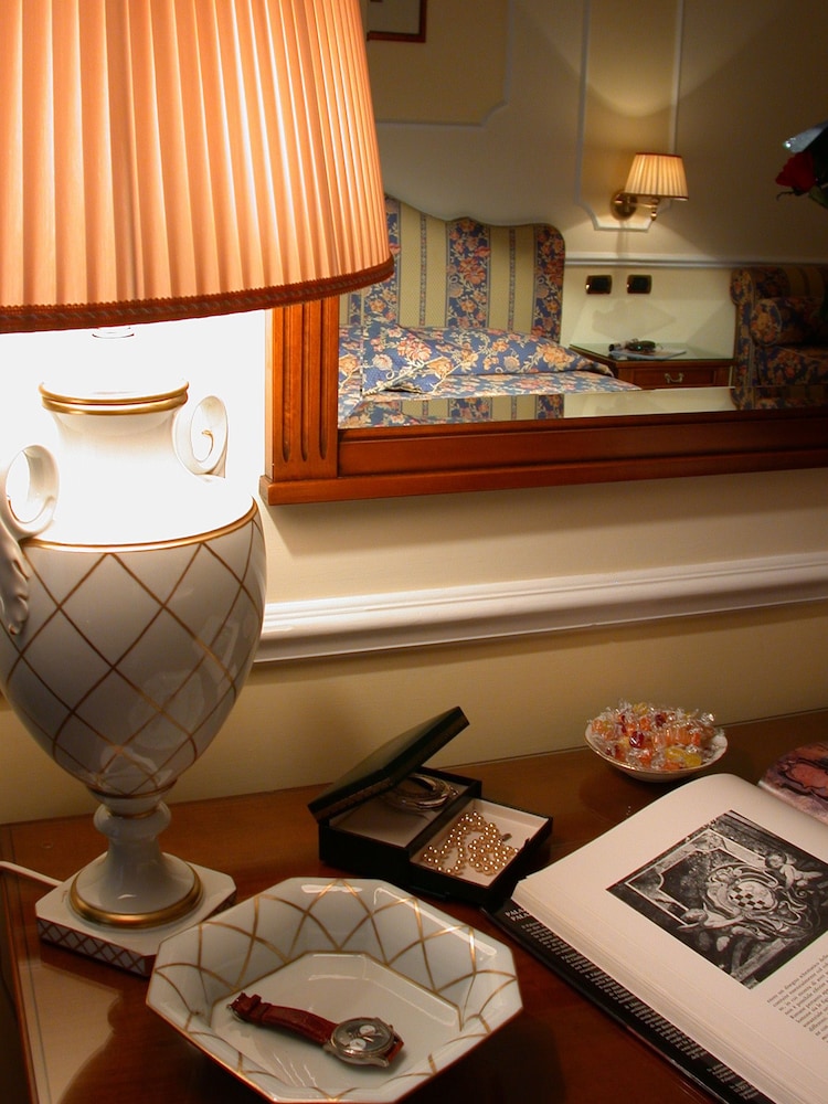 Hotel Cellini 34/61