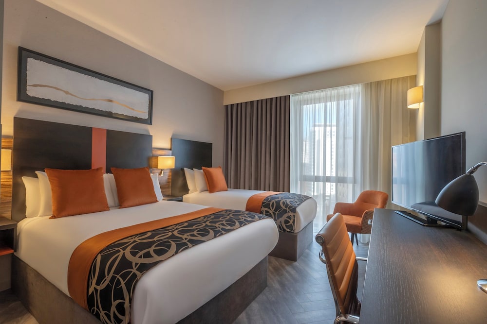 DELUXE, TWIN BEDS