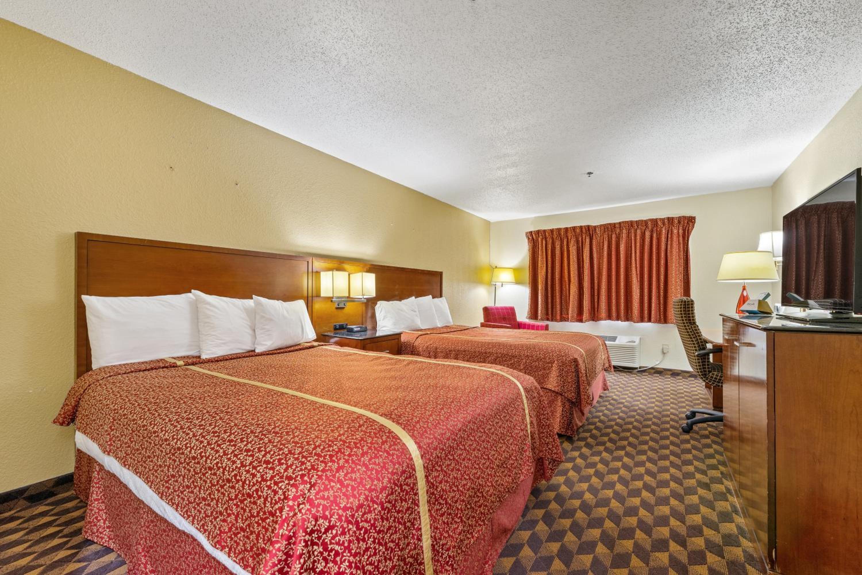 Geneva Motel Inn 4/26