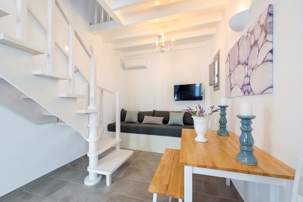 White Harmony Suites 30/69