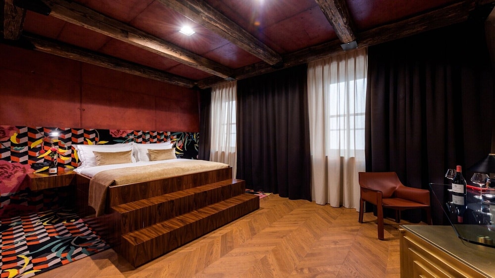 Wine Heritage Hotel Roxanich 44/81