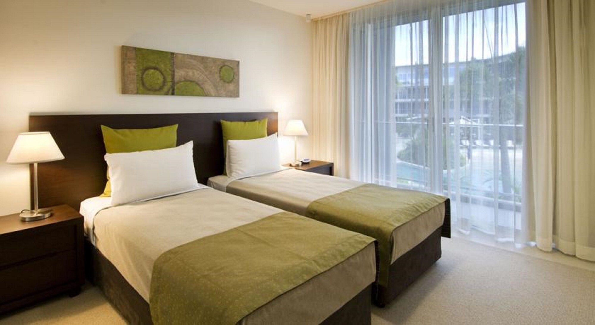 2 BEDROOMS, APARTMENT, KING AND TWIN BEDS