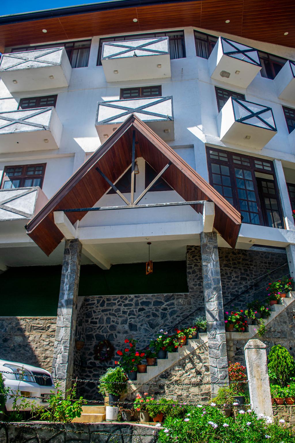 1 BEDROOM, DUPLEX, CLASSIC, MOUNTAIN VIEW
