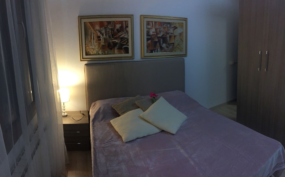 Harry's Guest House 16/36