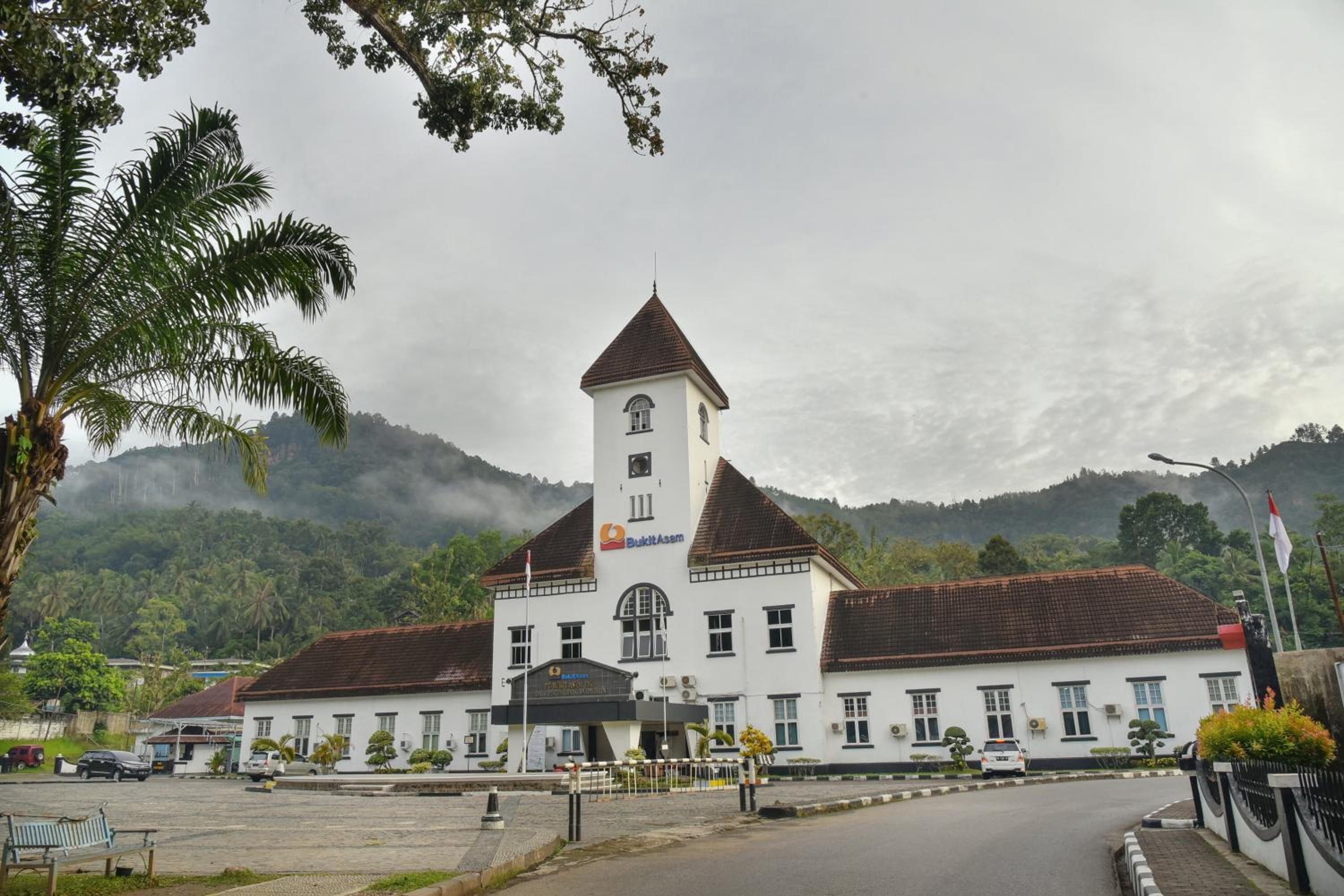 Khas Ombilin Hotel 31/33