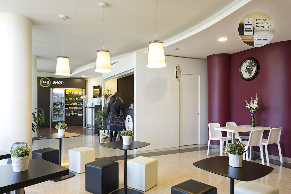 B&B HOTEL Pisa Airport 10/51