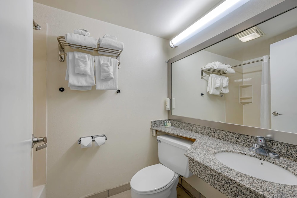 Quality Inn Enola - Harrisburg 54/60