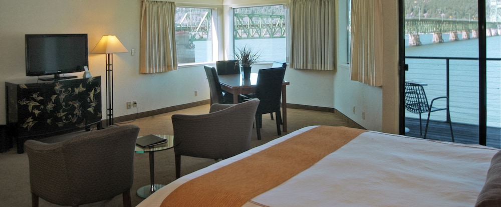 Best Western Plus Hood River Inn 67/80