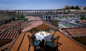 Hotel ELE Acueducto 36/57