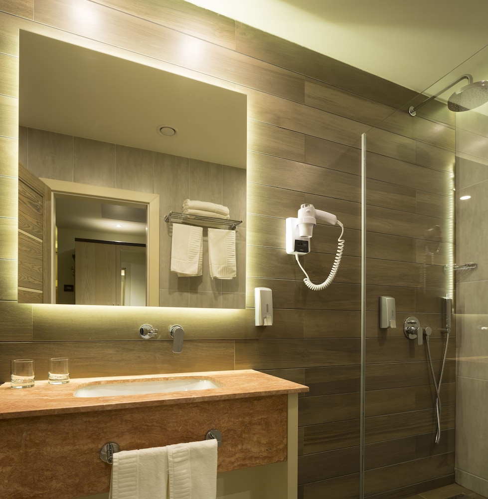 Exclusive Hotel More 27/28