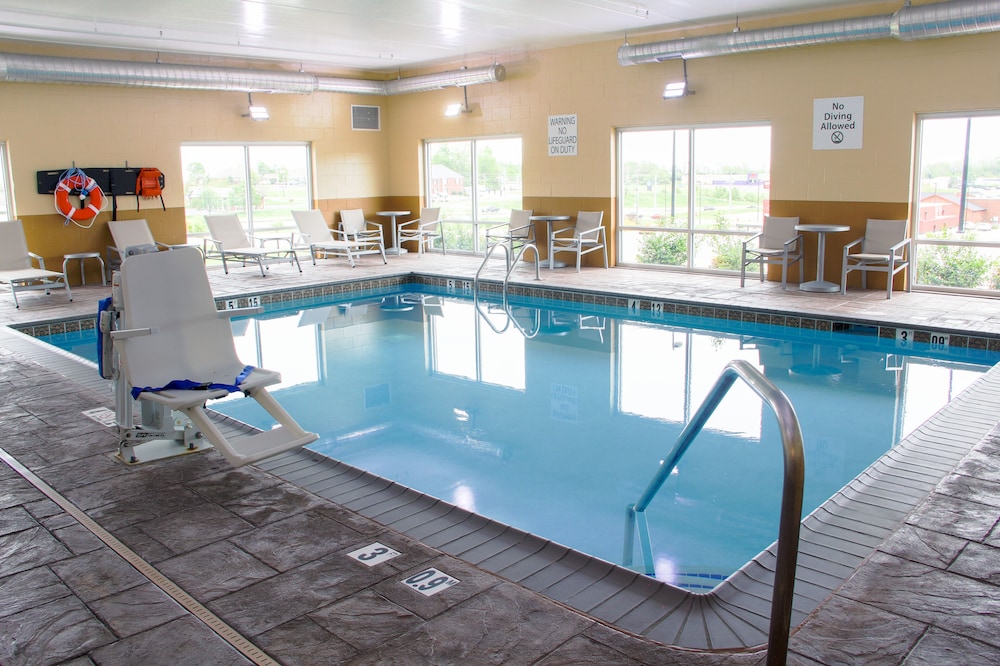 HOLIDAY INN EXPRESS & SUITES DANVILLE 3/42