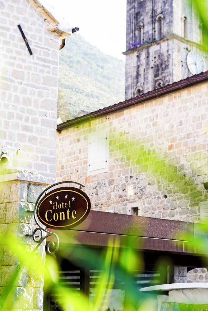 Conte Hotel 2/75