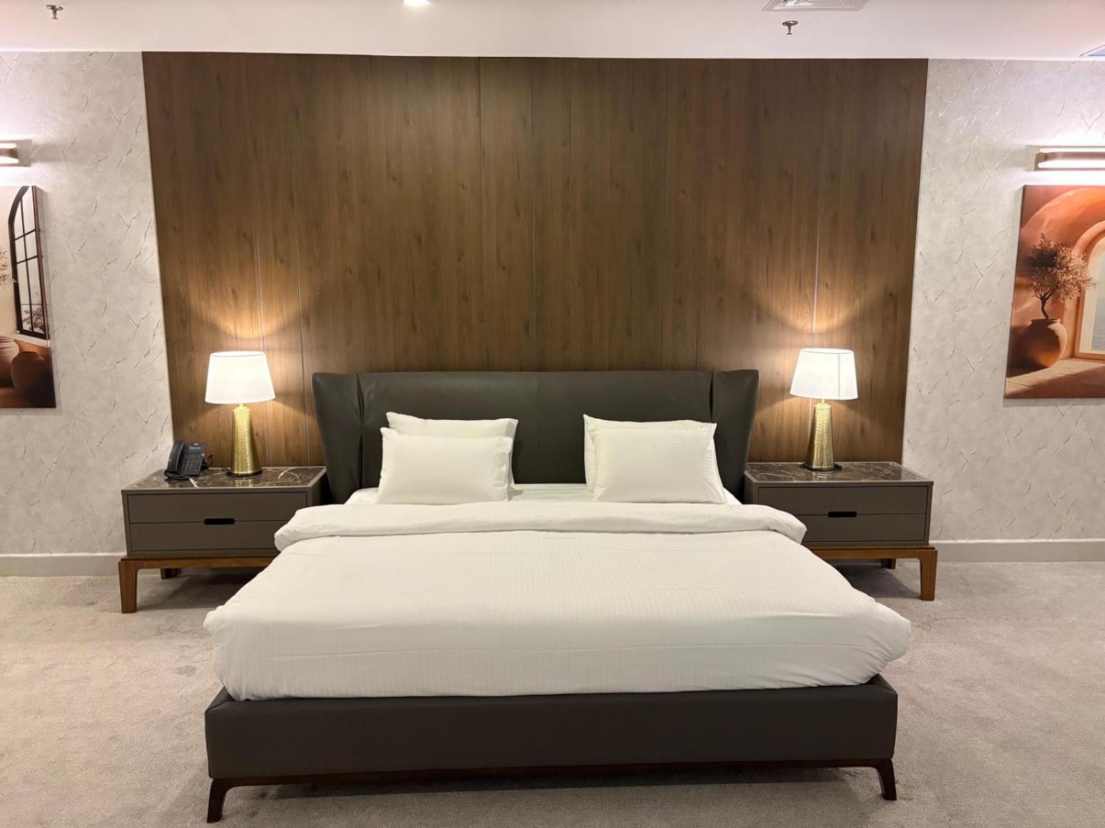 Garden Hotel 24/61