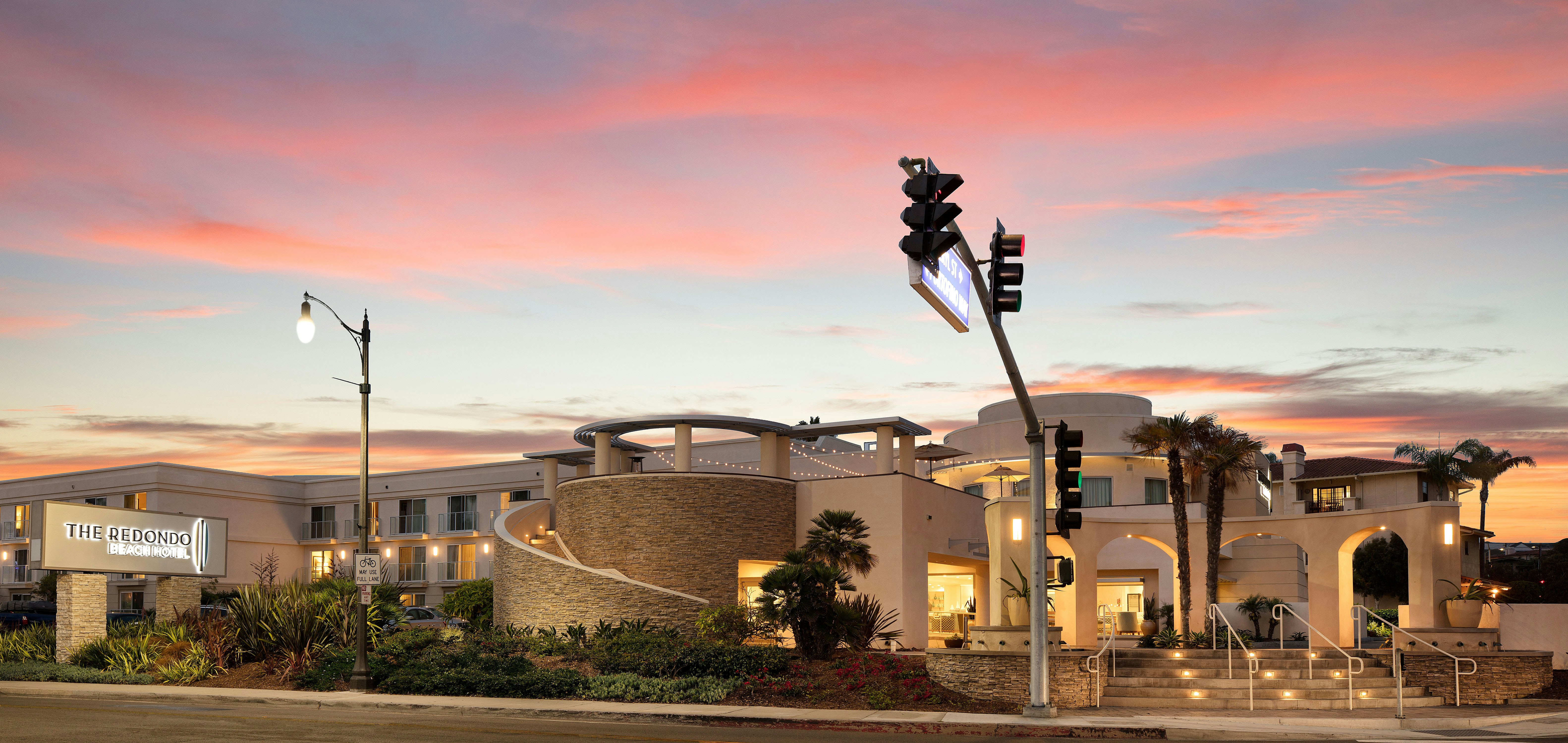 Redondo Beach Hotel Tapestry Collection By Hilton 68/76