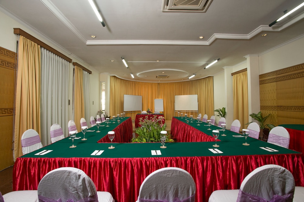 Parigata Resort Spa 64/71