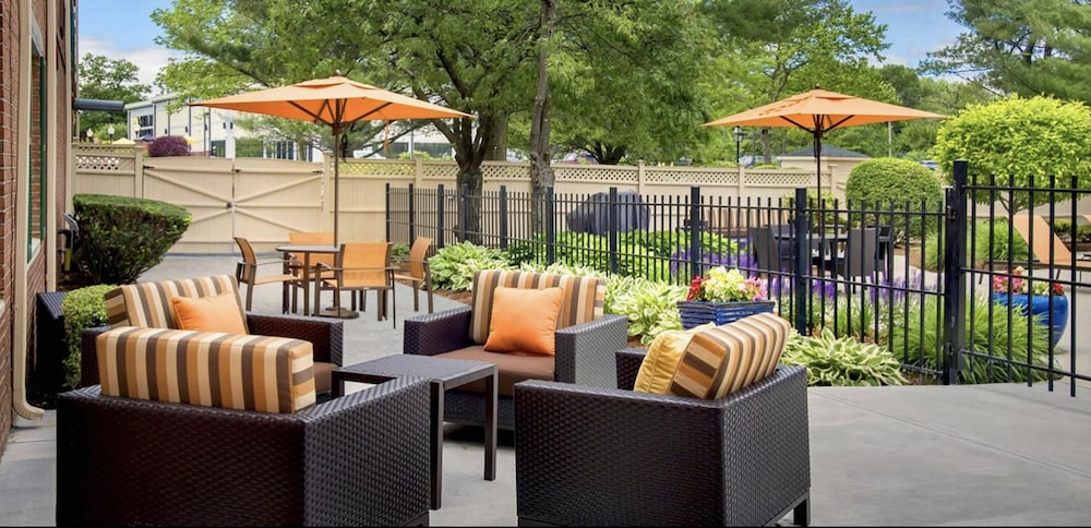Boston Woburn Burlington Hotel 37/49