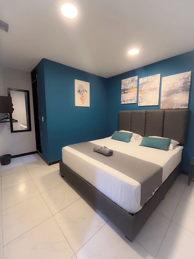 BASIC, DOUBLE BED