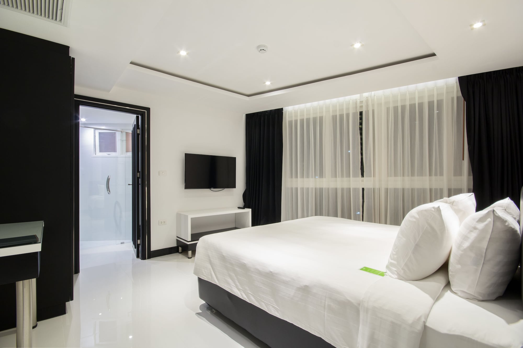 ONE BEDROOM SUPERIOR