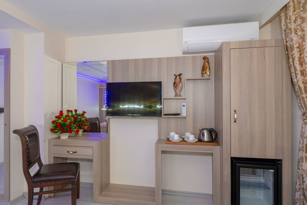 Raimond Hotel 28/29