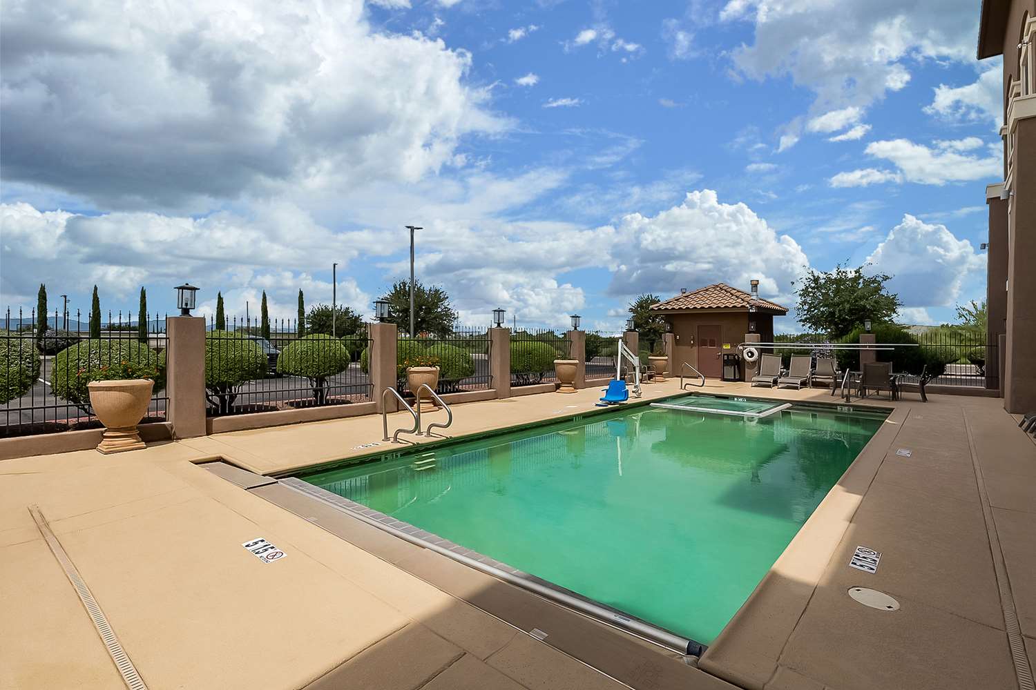 Best Western Douglas Inn & Suites 16/16