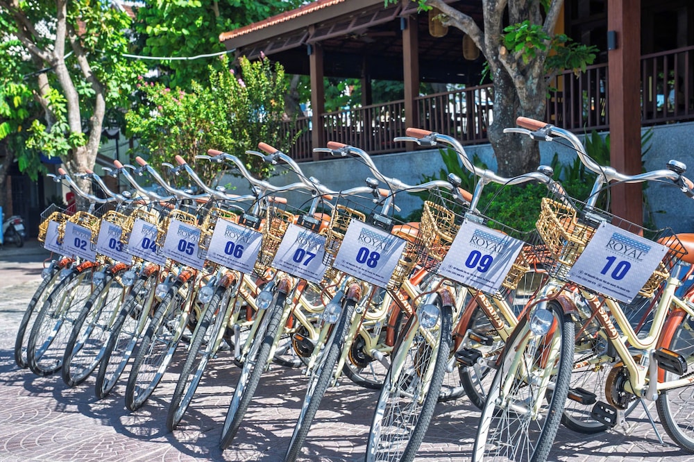 Royal Riverside Hoi An Hotel 70/75