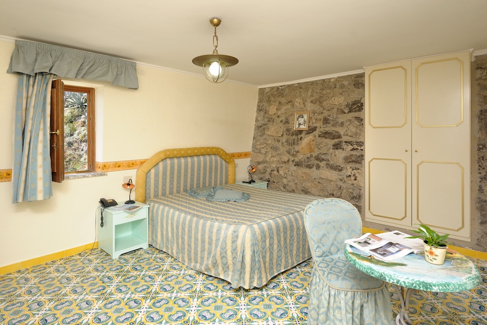 1 BEDROOM, ROMANTIC, STUDIO, SUITE, SEA VIEW, TERRACE