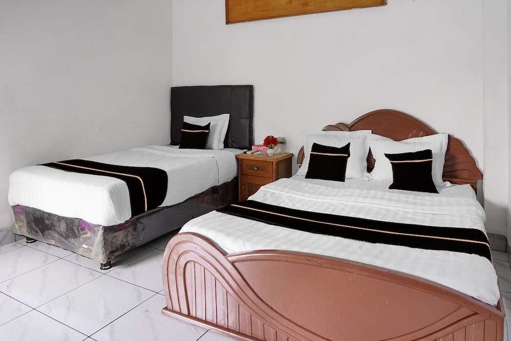 Collection O near Universitas Negeri Padang formerly Hotel Amra 28/49